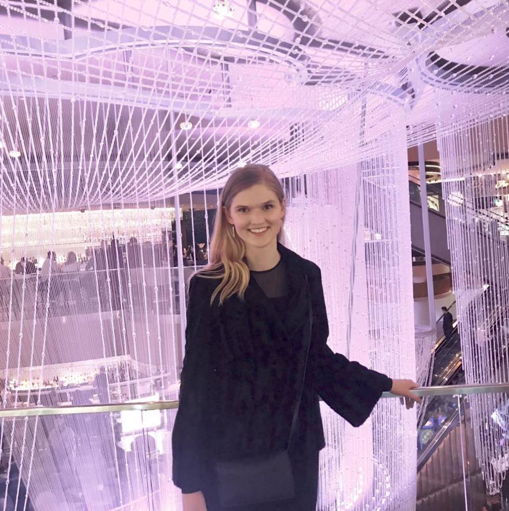 Meet your Posher, Claire